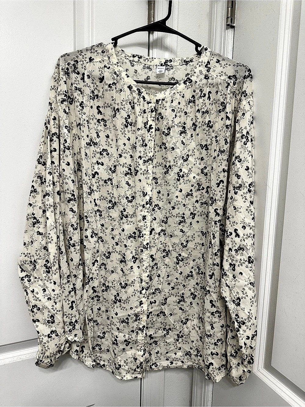 Old Navy Floral Button Down Blouse Cream & Black XXL